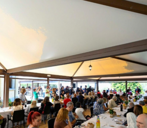 Papa almoça com os pobres: a fragilidade como força para as comunidades