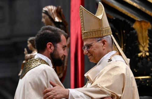 Papa escreve aos sacerdotes: o Coração de Cristo é o coração dos santos