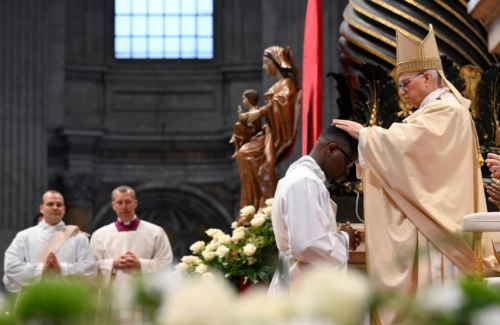 Papa Leão: sacerdotes são canal, não filtro. São de todos para todos!
