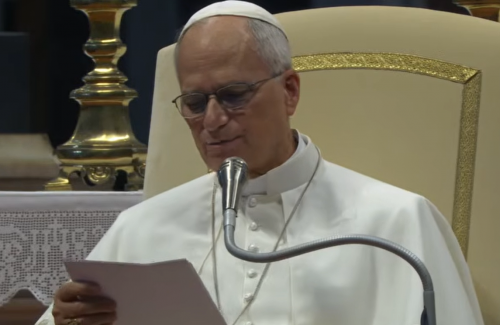 O Papa: redescobrir a oração como dimensão fundamental da nossa humanidade