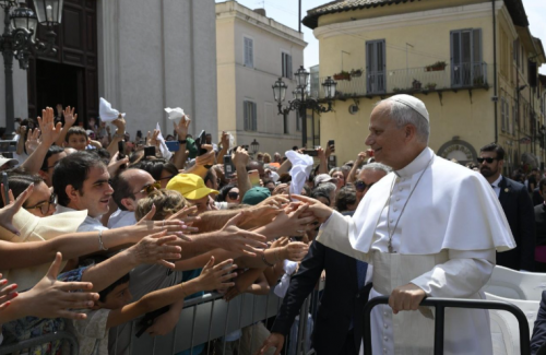 O Papa: a indústria do consumo envenena o coração. Deus nos abre à alegria